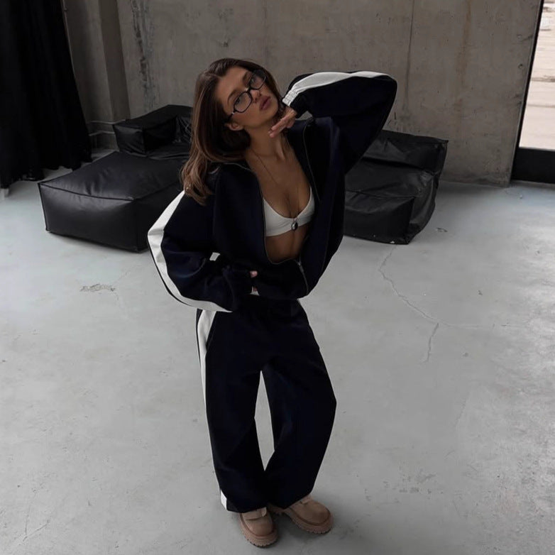 Long sleeved sportswear and pants set